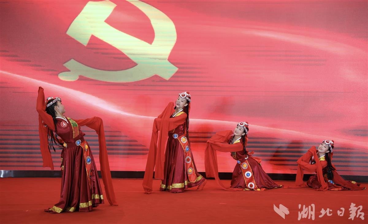 长得丑没钱如何快速追到喜欢女孩子?直男要学!